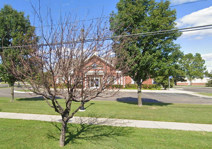 Pied Piper Restaurant - 2019 Street View - Bank (newer photo)